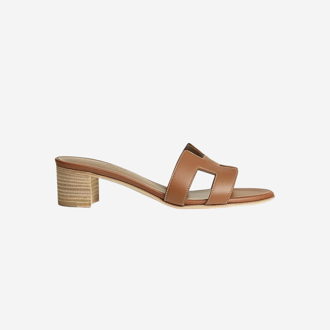Oasis 50 Calfskin Sandals Gold